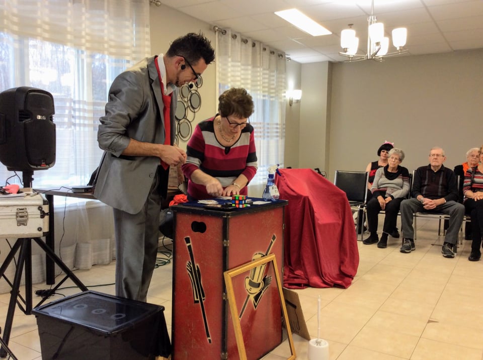 Yan Beauregard Magicien | 5180 Rue Grandmont, Drummondville, QC J2E 1L7, Canada | Phone: (819) 552-2065
