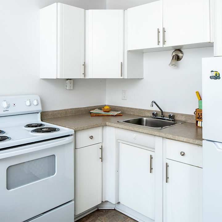 Eastwood Park Apartments | 335 McArthur Ave., Vanier, ON K1L 6X1, Canada | Phone: (613) 688-2222
