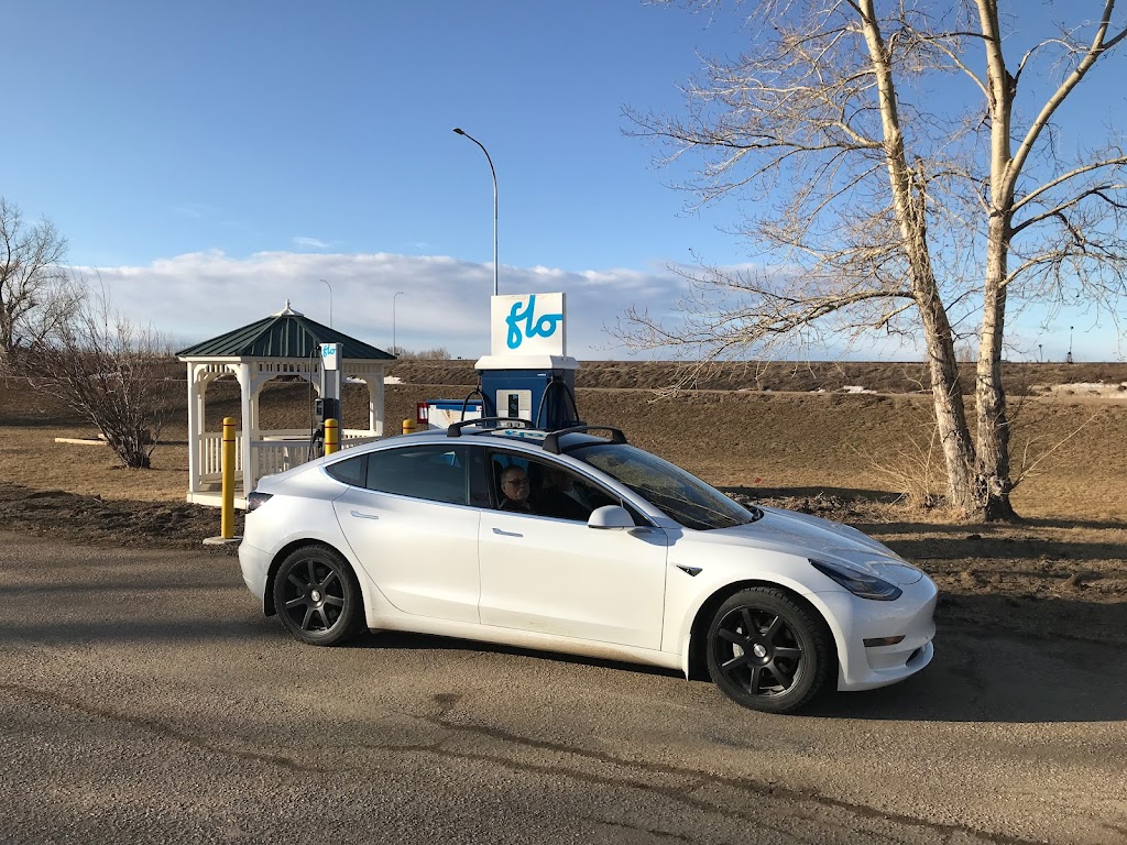 Flo Charging Station | 205-213 Railway St, Milk River, AB T0K 1M0, Canada | Phone: (844) 825-3356