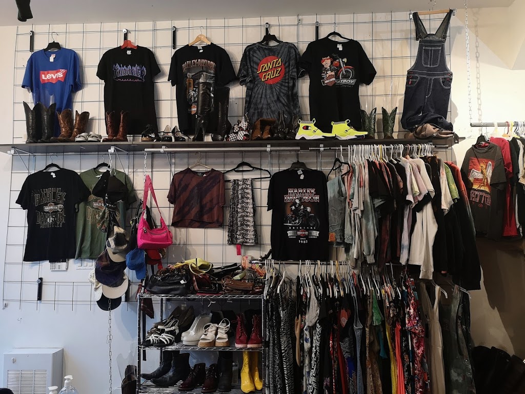 Sidneys Friperie | 5165 Rue Notre-Dame Ouest, Montréal, QC H4C 1T3, Canada | Phone: (438) 764-7286