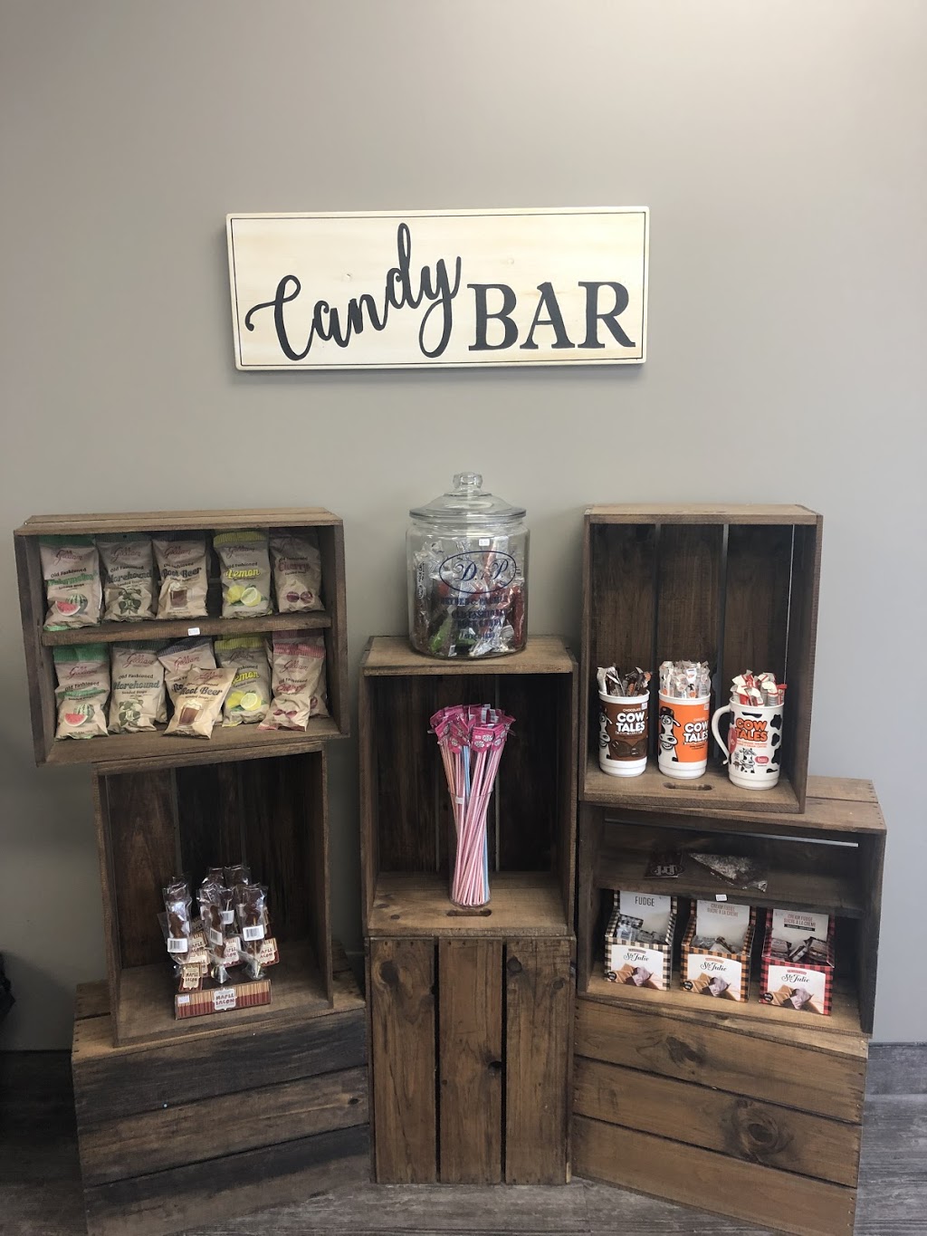The Old Hound | 273 Main St S, Mount Forest, ON N0G 2L1, Canada | Phone: (519) 509-8565