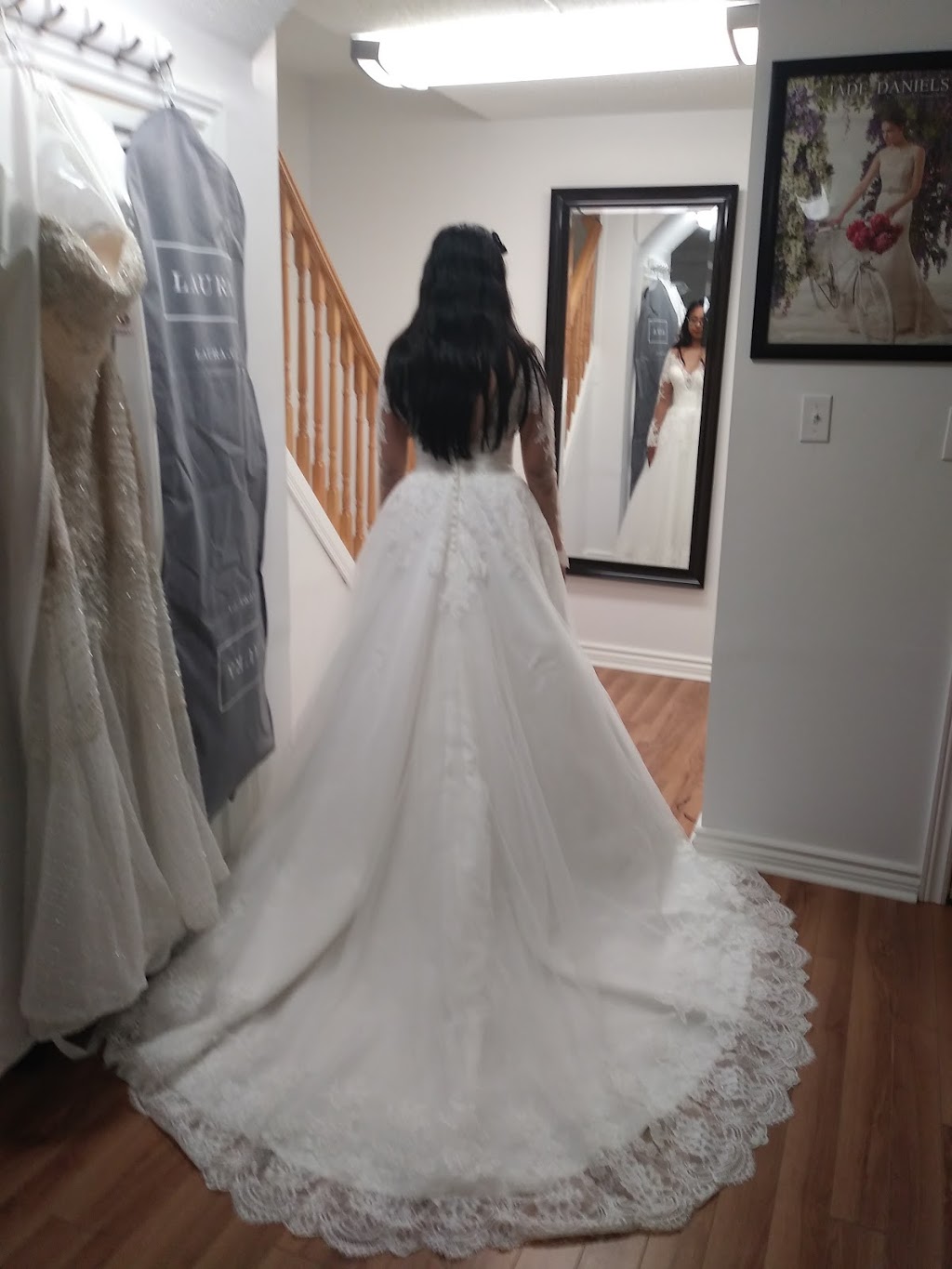 Yesenia Alterations | 407 Chantenay Dr, Mississauga, ON L5A 1E9, Canada | Phone: (416) 877-1725