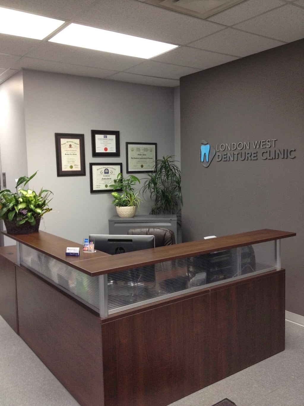 London West Denture Clinic | 431 Boler Rd #9, London, ON N6K 2K8, Canada | Phone: (519) 601-8882