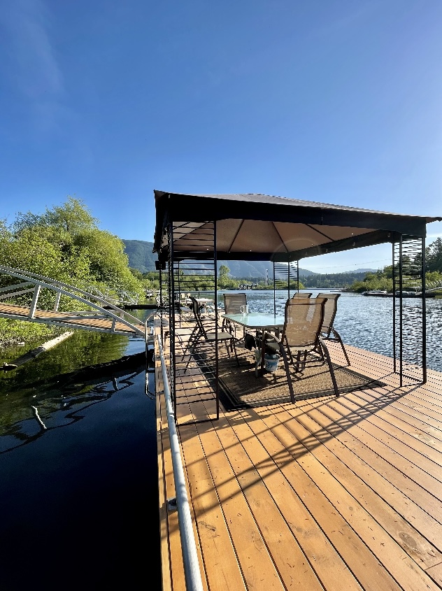 Lake Life Living B&B | 75 S Shore Rd, Lake Cowichan, BC V0R 2G0, Canada | Phone: (250) 701-2327