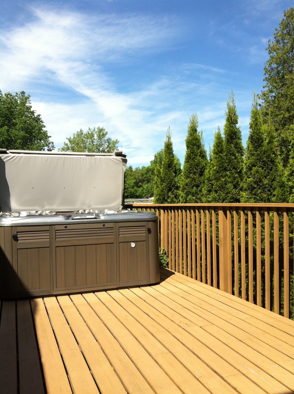 The Hot Tub People | 494 The Parkway, Peterborough, ON K9J 7L9, Canada | Phone: (705) 768-8827