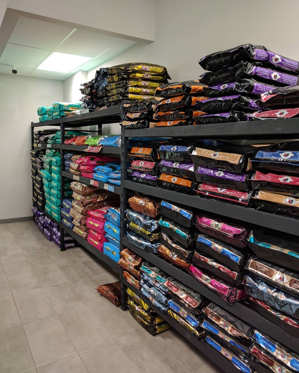 Boutique Woof Meow | 440 Boulevard Beaconsfield, Beaconsfield, QC H9W 4B9, Canada | Phone: (514) 783-1020