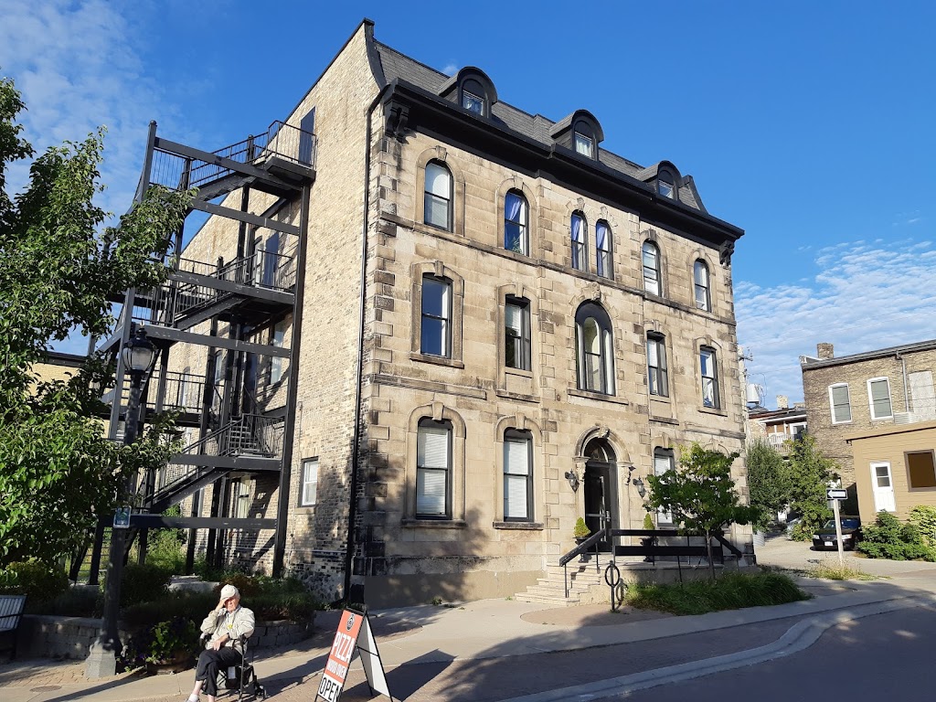 Royal Apartments The | 279 Harbour St, Kincardine, ON N2Z 2X9, Canada | Phone: (519) 396-9700
