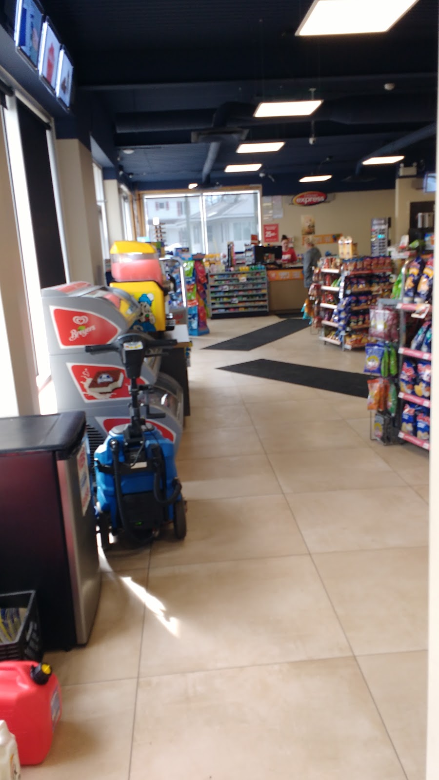 Ultramar | 112 Rue Maurault, Pierreville, QC J0G 1J0, Canada | Phone: (450) 568-2247