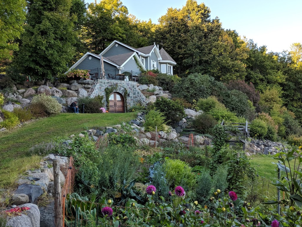 Vignoble Les Murmures | 2750 Rue Noiseux, Saint-Jean-Baptiste, QC J0L 2B0, Canada | Phone: (450) 467-1730