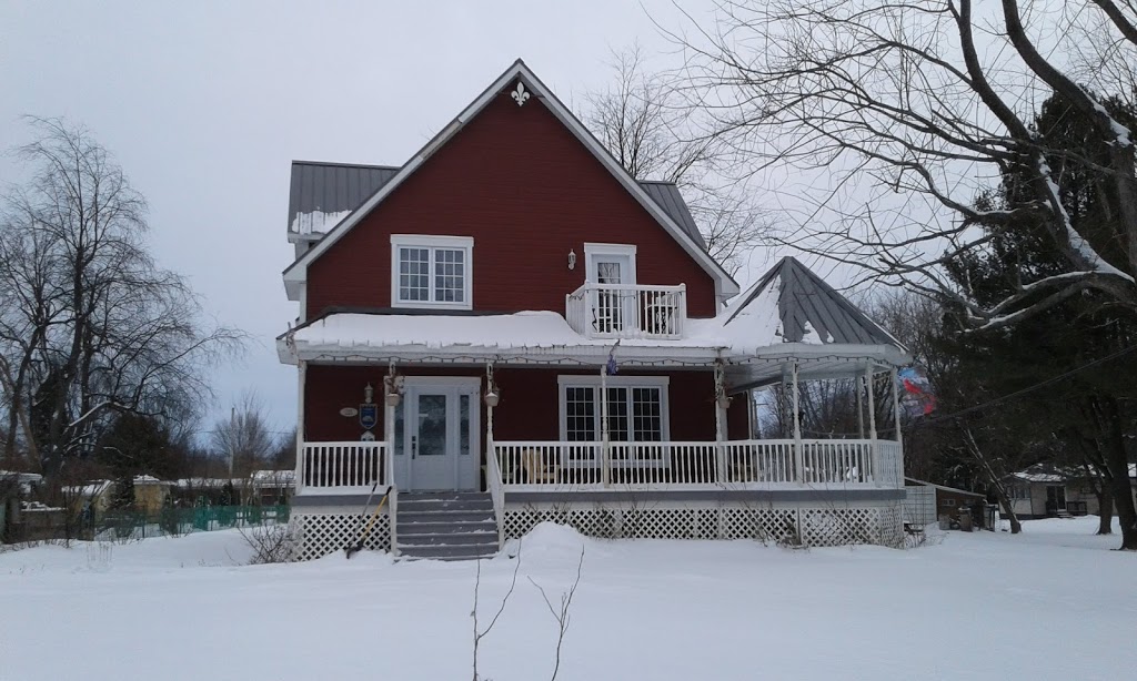 Gîte La Maison du Jardinier | 221 48e Rue O, Venise-en-Québec, QC J0J 2K0, Canada | Phone: (450) 329-2202