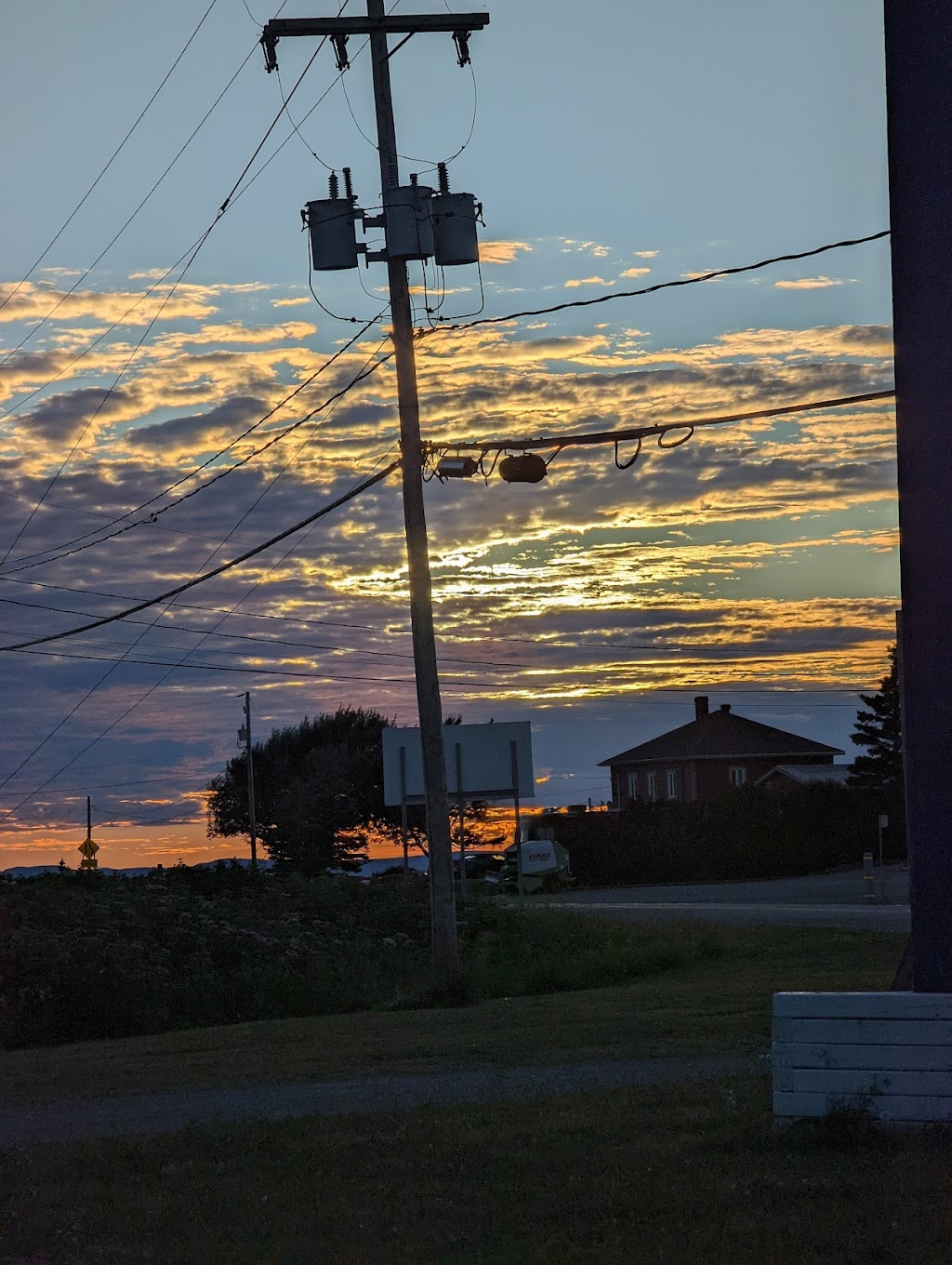Motel Rivière-Trois Pistoles Inc | 141 QC-132, Trois-Pistoles, QC G0L 4K0, Canada | Phone: (418) 851-4178