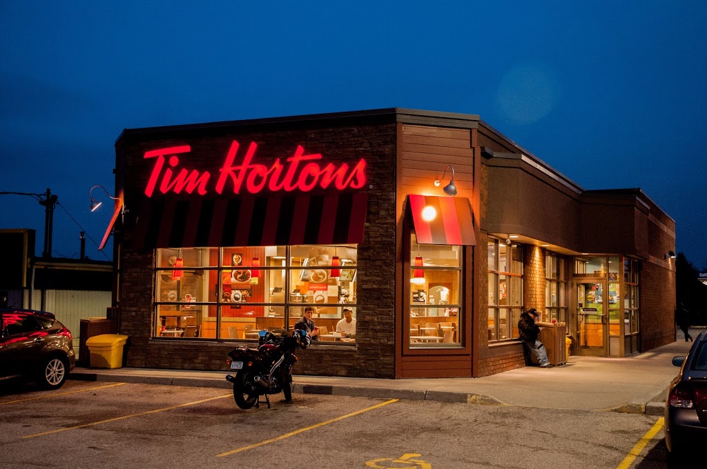 Tim Hortons | 138 Woodlawn Rd W, Guelph, ON N1H 1B2, Canada | Phone: (519) 836-3900