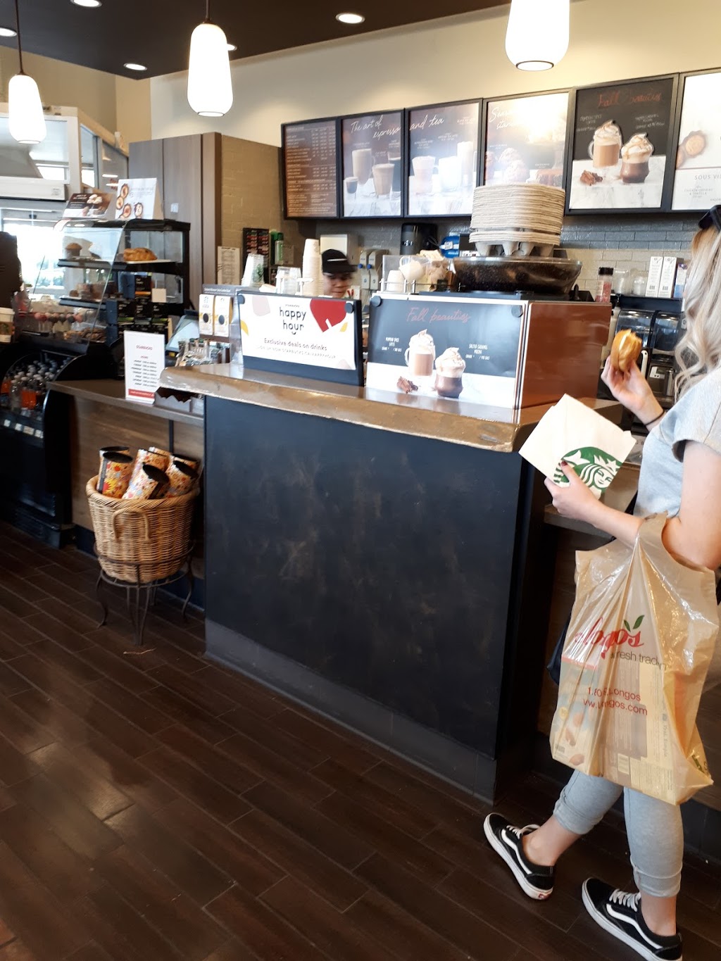 Starbucks | 2810 Major Mackenzie Dr W, Maple, ON L6A 1R8, Canada | Phone: (905) 417-0207