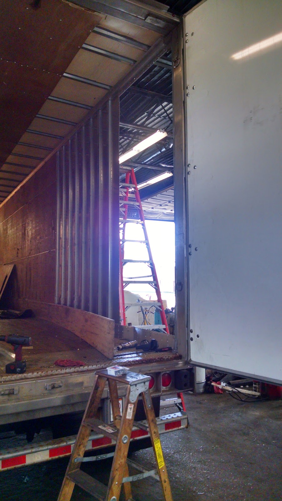 Empire Truck & Trailer Services | 1120 Military Rd, Buffalo, NY 14217, USA | Phone: (716) 875-4980