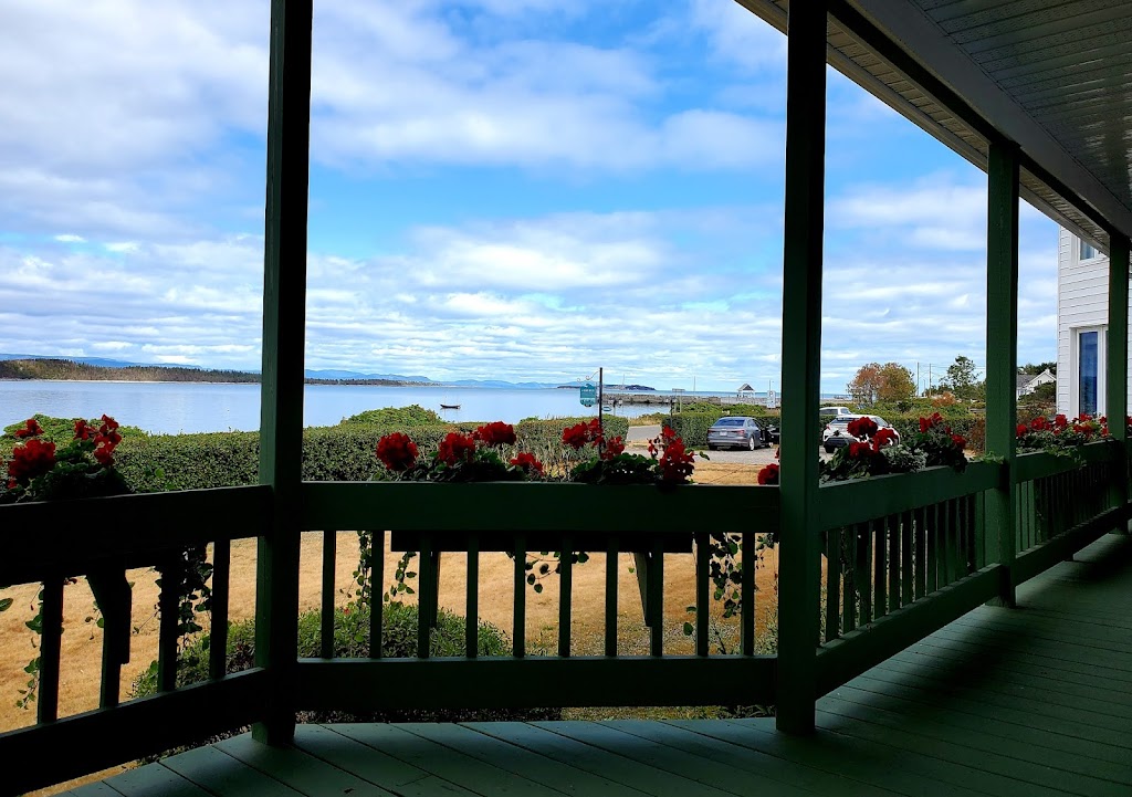 Auberge Foin de Mer | 85 Av. LeBlanc, Kamouraska, QC G0L 1M0, Canada | Phone: (418) 492-7081