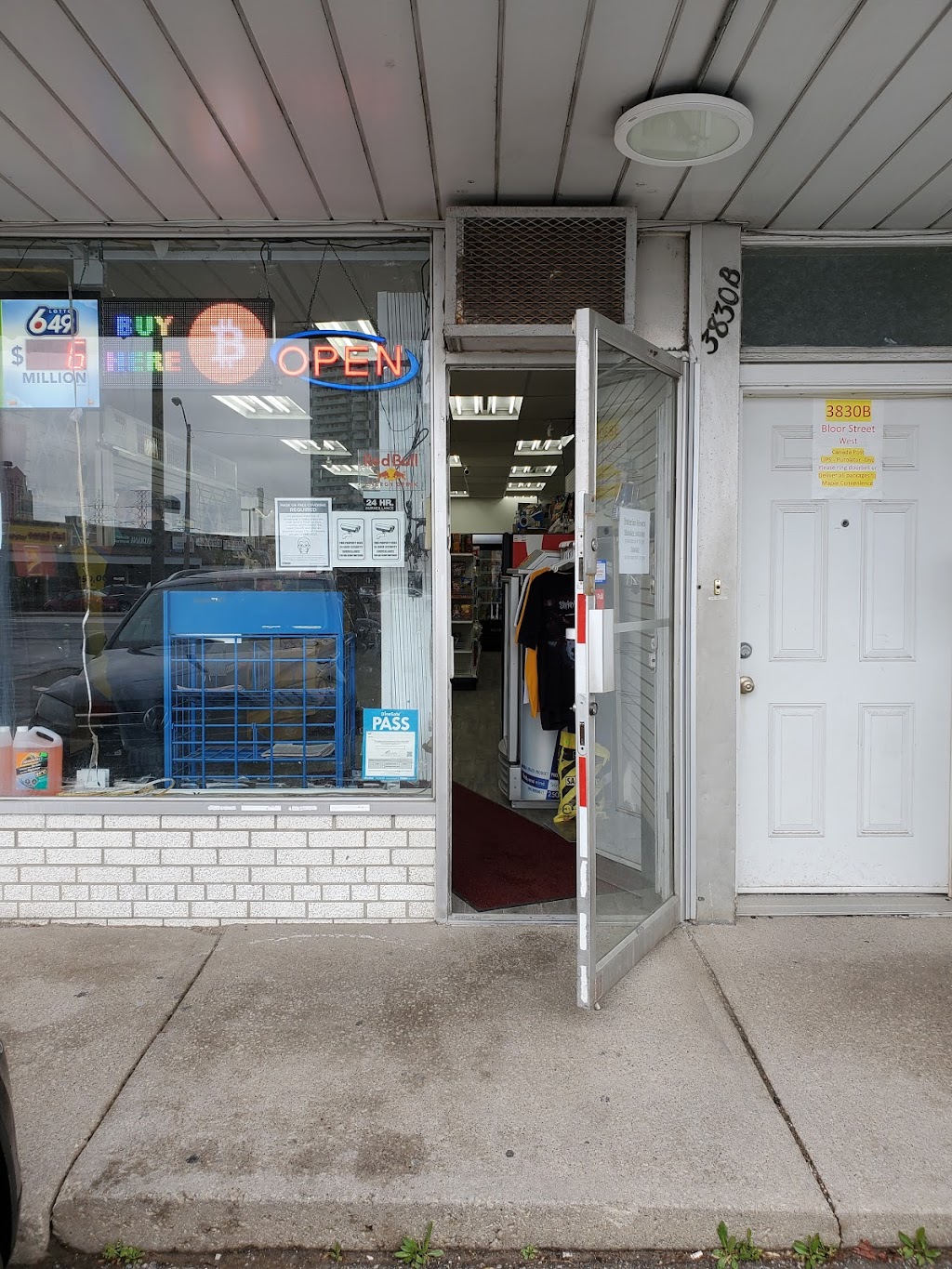 FastBTC Bitcoin ATM - Maple Convenience | 3830 Bloor St W, Etobicoke, ON M9B 1K8, Canada | Phone: (888) 832-1282
