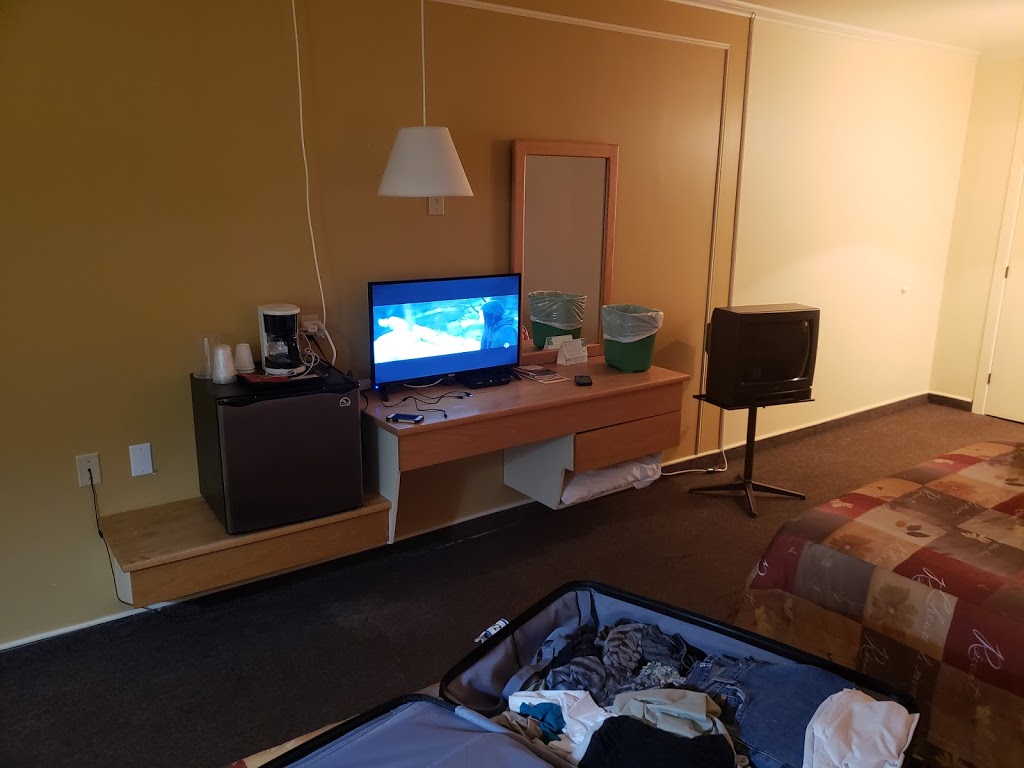 Motel La Seigneurie | 708 Route de lÉglise, Saint-Jean-Port-Joli, QC G0R 3G0, Canada | Phone: (418) 598-3351