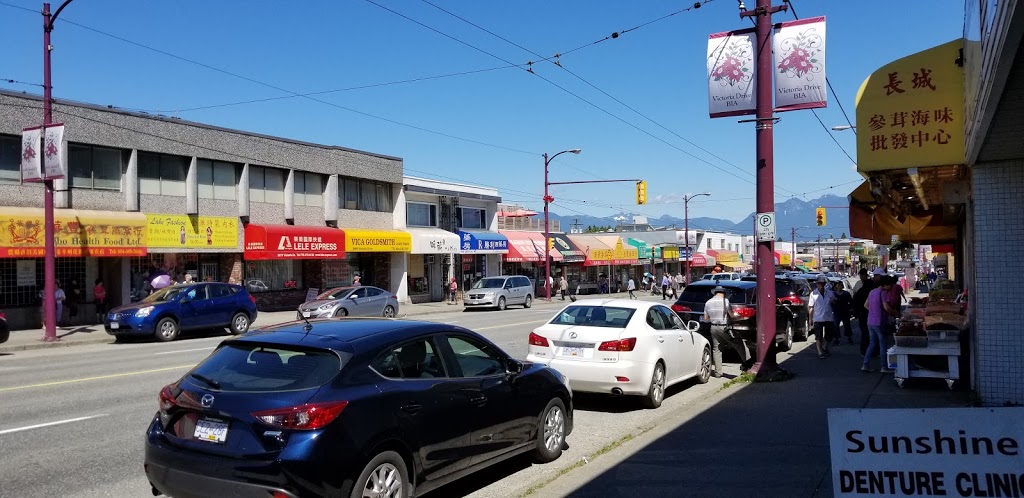 Sues Grocery | 5895 Victoria Dr, Vancouver, BC V5P 3W5, Canada | Phone: (604) 321-0722