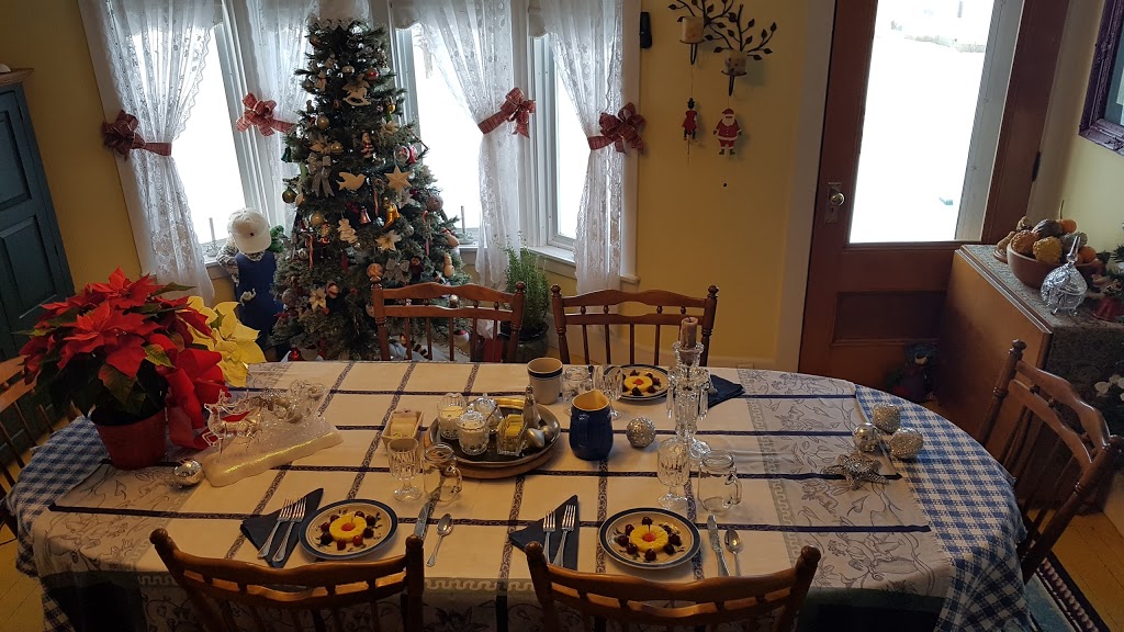 The Rendezvous Bed & Breakfast | 2507 VT-100, Lowell, VT 05847, USA | Phone: (802) 744-2085