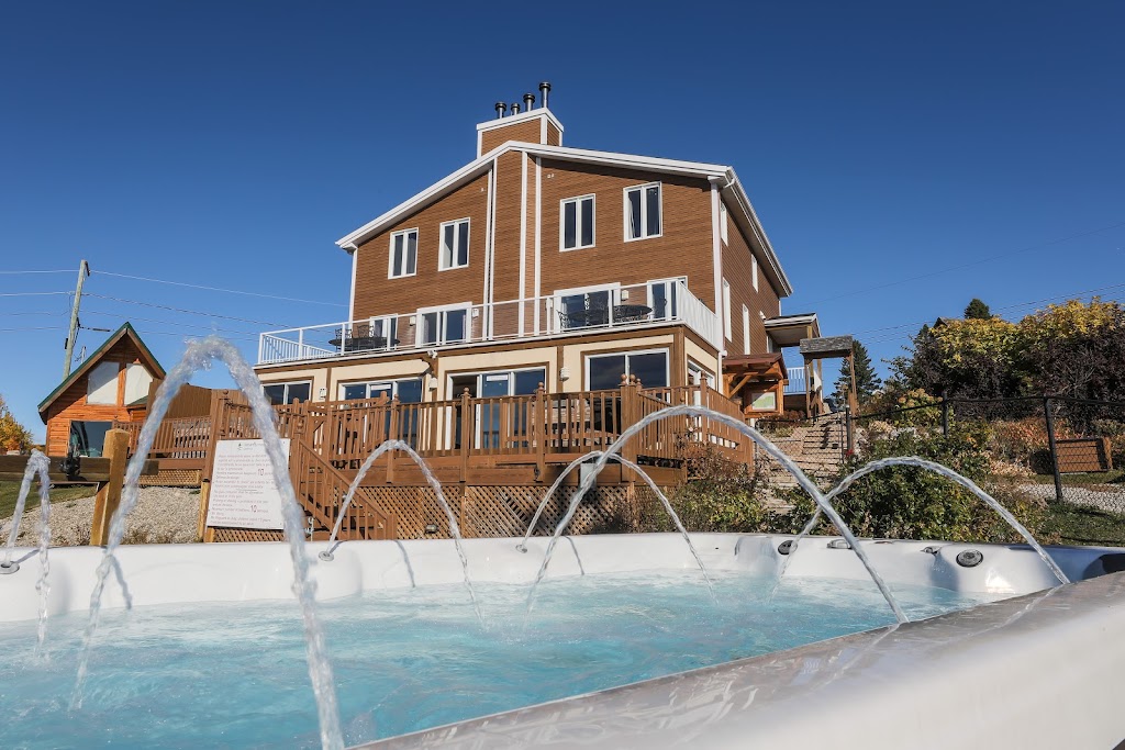 Sommets Charlevoix | 15 Chem. Du Versant, Petite-Rivière-Saint-François, QC G0A 2L0, Canada | Phone: (877) 469-0909