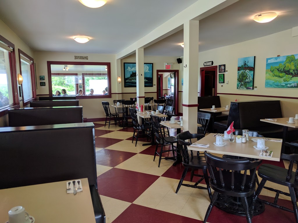 The Finer Diner | Canada, 9976 Peggys Cove Rd, Hacketts Cove, NS B3Z 3J3, Canada | Phone: (902) 821-3434