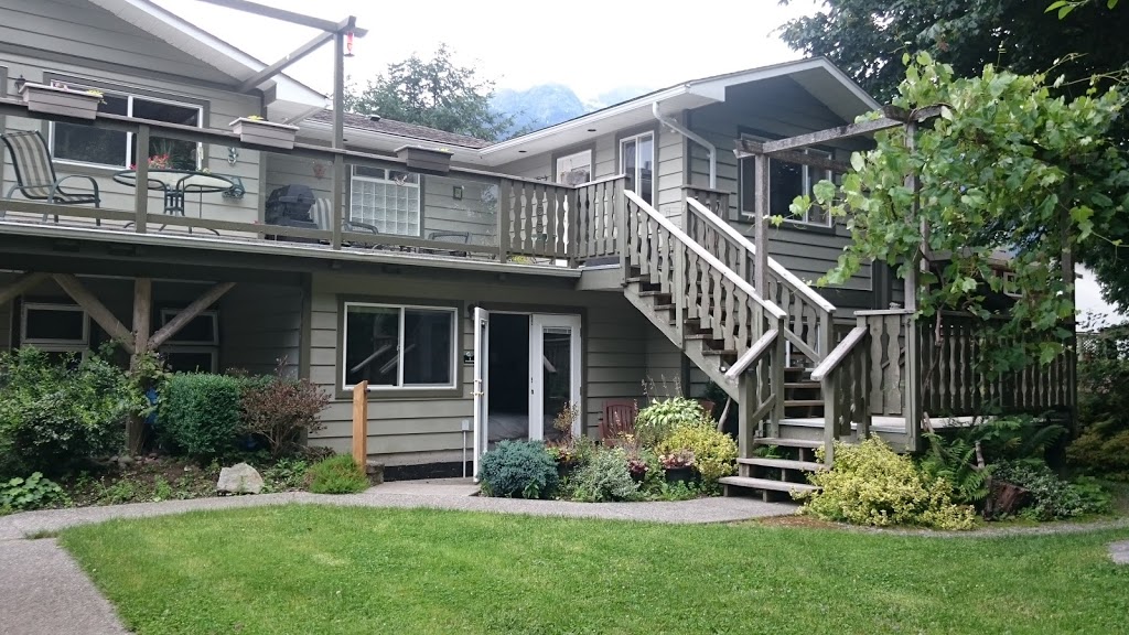 Meadowbrook Suite | 41432 Meadow Ave, Brackendale, BC V0N 1H0, Canada | Phone: (604) 815-3022