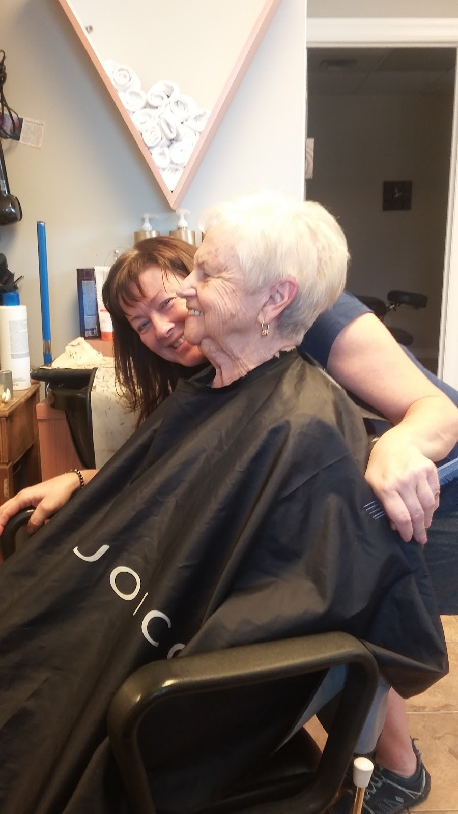 Homme-Age Coiffure | 184 Bd Ste Anne, Sainte-Anne-des-Plaines, QC J0N 1H0, Canada | Phone: (450) 478-6158