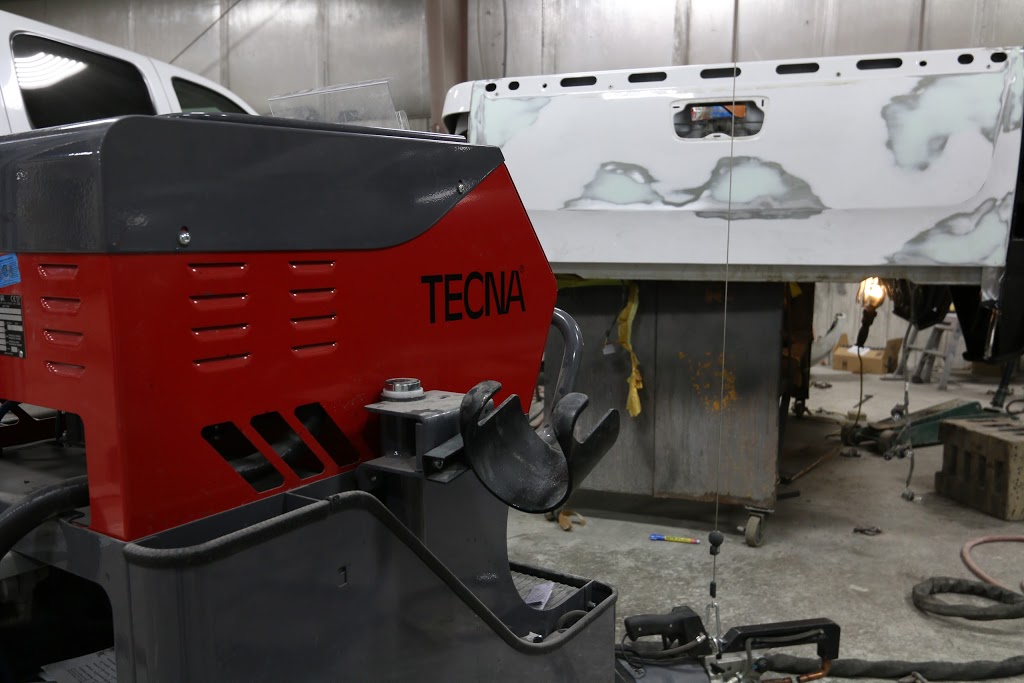 Vernaus Auto Body LTD. | 160 Higgins Ave, Winnipeg, MB R3B 0B8, Canada | Phone: (204) 982-4540