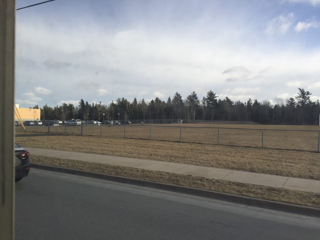École du Sommet | 500 Larry Uteck Blvd, Halifax, NS B3M 0E6, Canada | Phone: (902) 832-4302