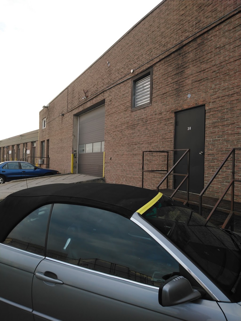 Rai Auto Collision | 7171 Torbram Rd, Mississauga, ON L4T 3W4, Canada | Phone: (905) 671-2345