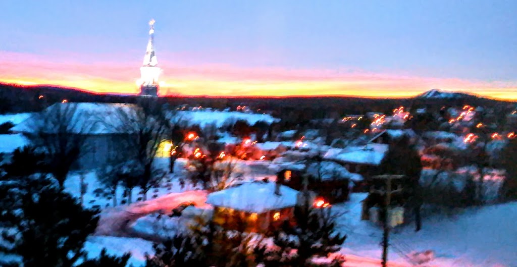 Residences Et Ctr Communataire | 201 Rue Claude-Bilodeau, Lac-Etchemin, QC G0R 1S0, Canada | Phone: (418) 625-2599