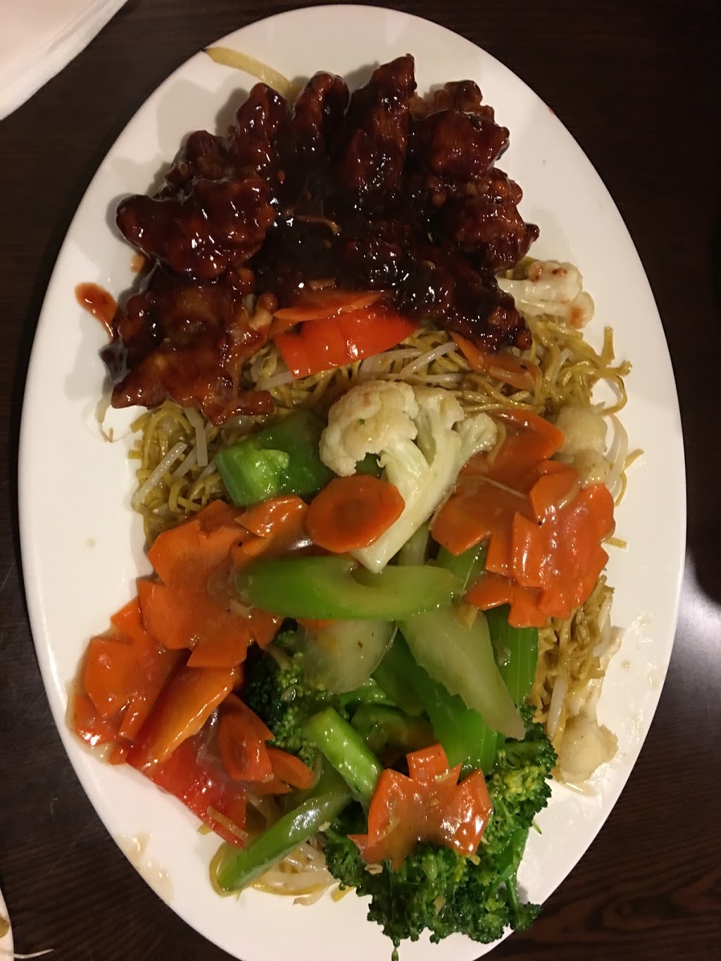 Pho VTa Vietnamese Restaurant | 1601 Bowen Rd #1, Nanaimo, BC V9S 1G6, Canada | Phone: (250) 591-1746