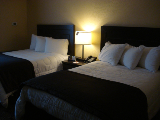 Versatile Inn Hotel | 1716 London Line, Sarnia, ON N7T 7H2, Canada | Phone: (519) 541-9400