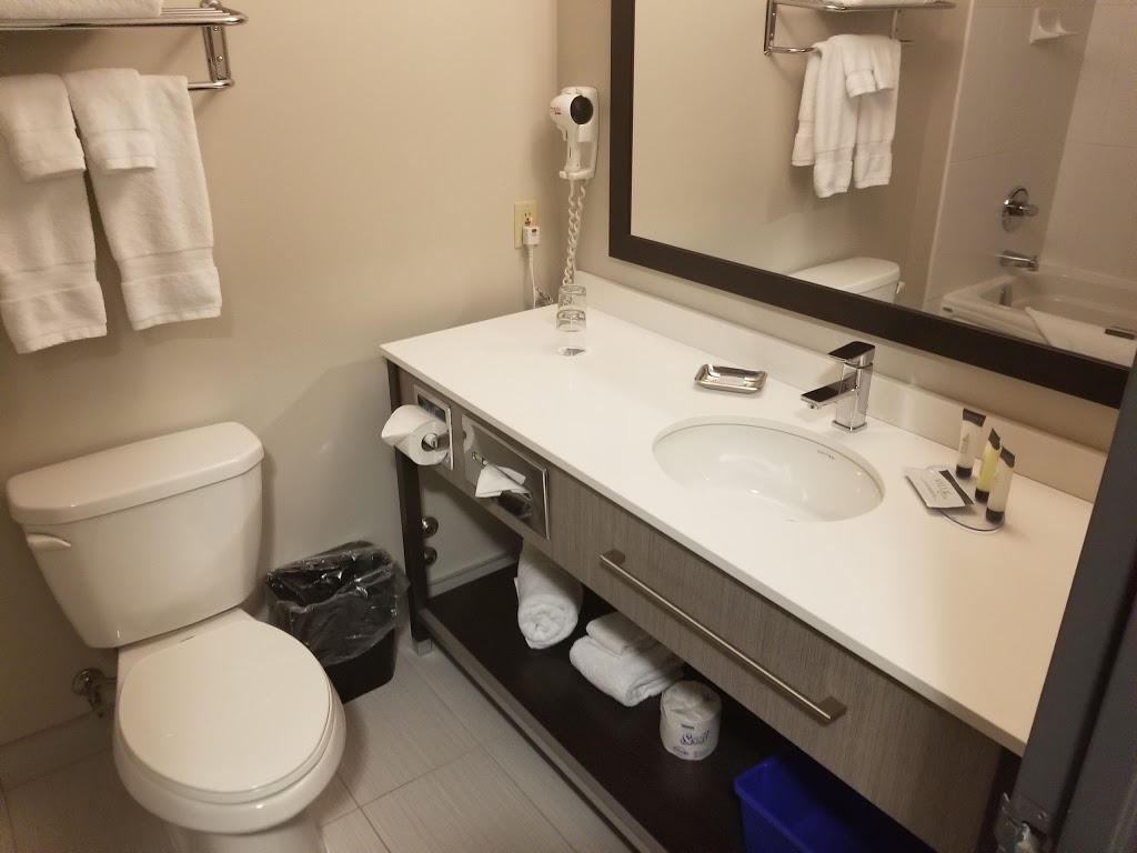 Château Bedford Hotel & Suites | 133 Kearney Lake Rd, Halifax, NS B3M 4P3, Canada | Phone: (800) 565-3086