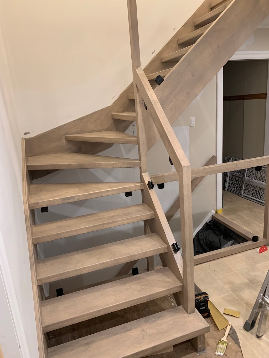 Barnes Refinishing | 357 Calgary St, London, ON N5W 4X3, Canada | Phone: (519) 520-9446
