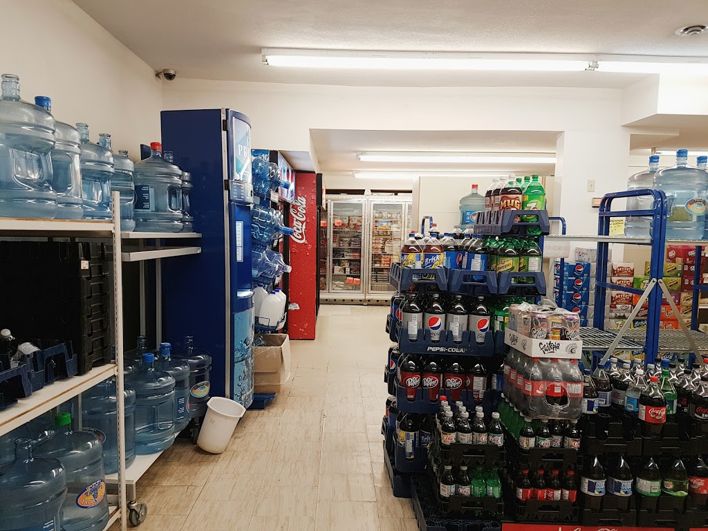 Henrys Food Store | 211 10th Ave, Carstairs, AB T0M 0N0, Canada | Phone: (403) 337-3375