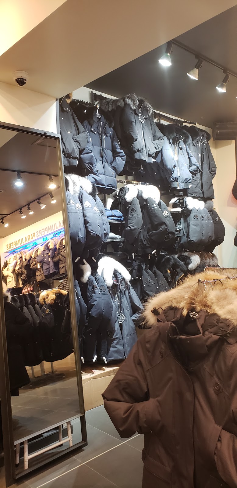 Posh | 1 Promenade Cir, Thornhill, ON L4J 4P8, Canada | Phone: (905) 886-7674