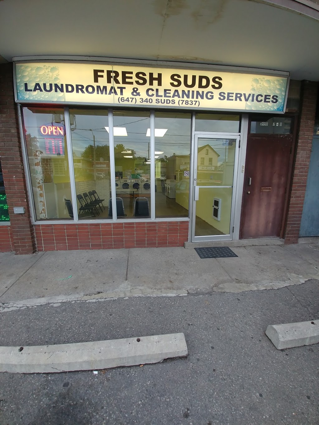 Fresh Suds Laundromat | 349 Royal York Rd, Etobicoke, ON M8Y 2R1, Canada | Phone: (647) 340-7837