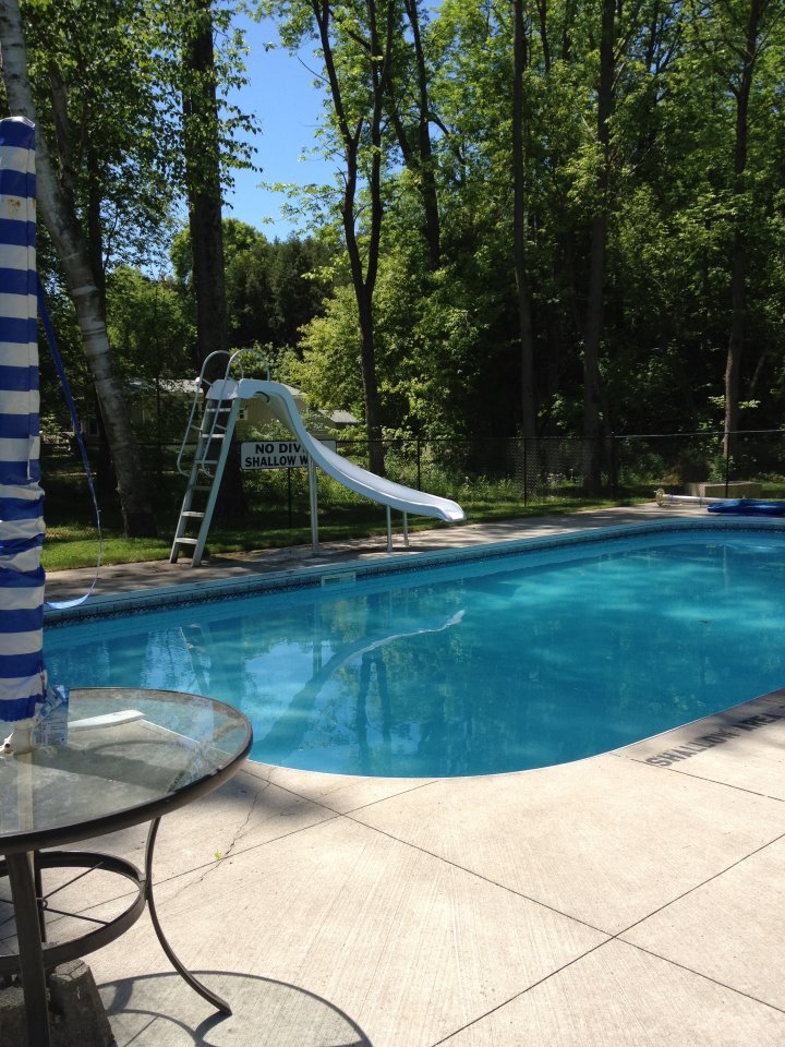 Timber House Resort | 116 Cedardale Rd, Brighton, ON K0K 1H0, Canada | Phone: (613) 475-3304