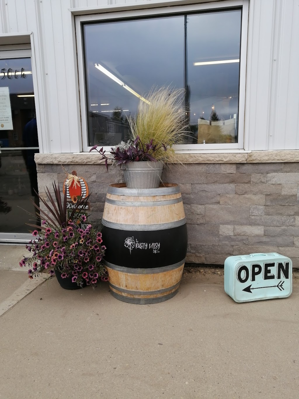 The Rusty Daisy Gift Co. | 5034 50 St, Daysland, AB T0B 1A0, Canada | Phone: (780) 679-4559
