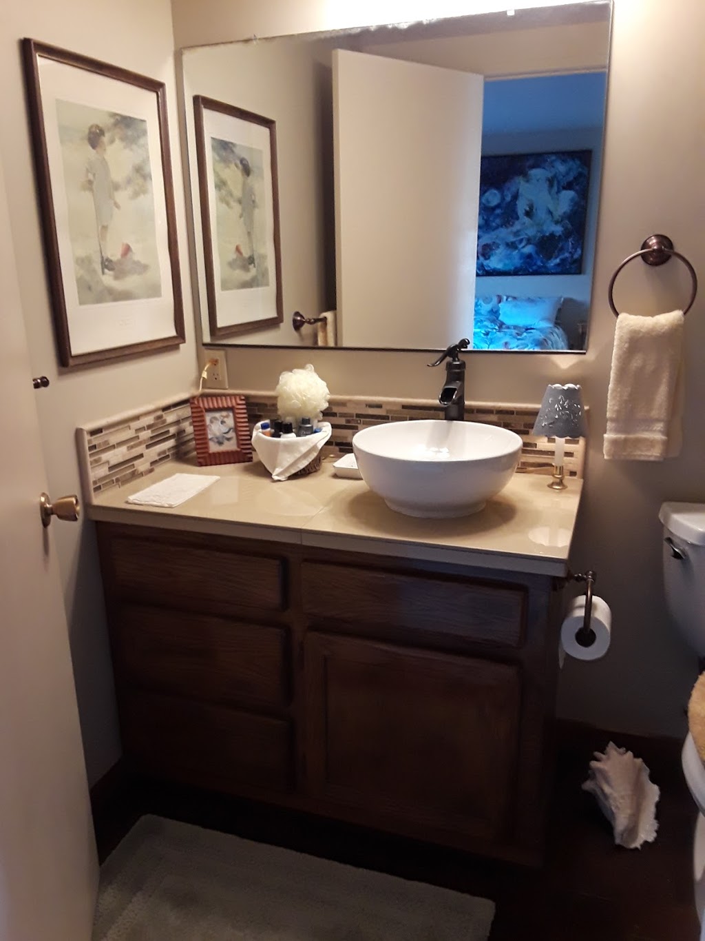 Charter Boat Bed and Breakfast | 2642, 2715 King St, Bellingham, WA 98225, USA | Phone: (206) 354-5634