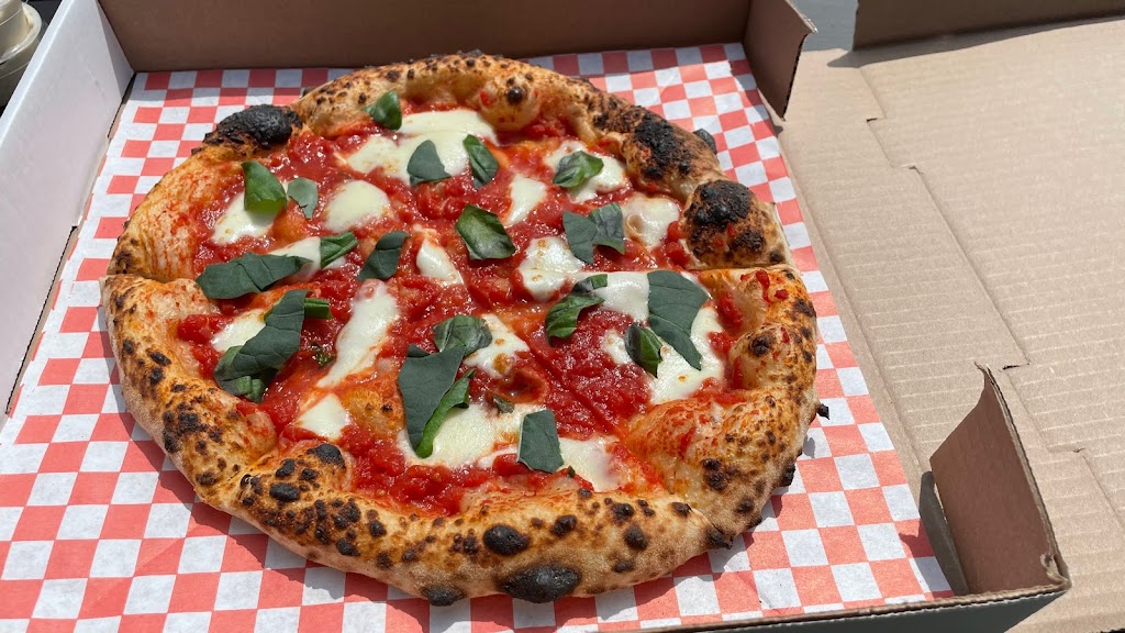 Artizzas | 100 trailer park drive, Huntsville, ON P1H 2J4, Canada | Phone: (705) 380-2241