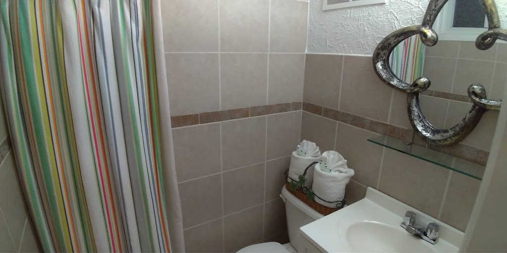 The Rex Motel | 6247 McLeod Rd, Niagara Falls, ON L2G 3E9, Canada | Phone: (905) 354-4223