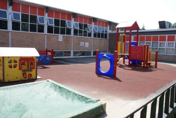 Humber Bay Child Care Centre | 50 Cloverhill Rd, Etobicoke, ON M8Y 1T3, Canada | Phone: (416) 251-8240