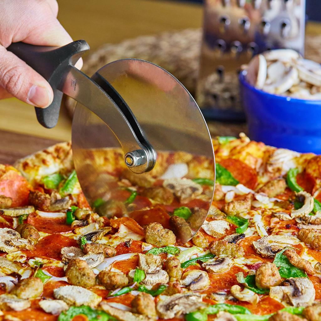 Dominos Pizza | 233 Regent Ave W, Winnipeg, MB R2C 1R3, Canada | Phone: (204) 987-5557