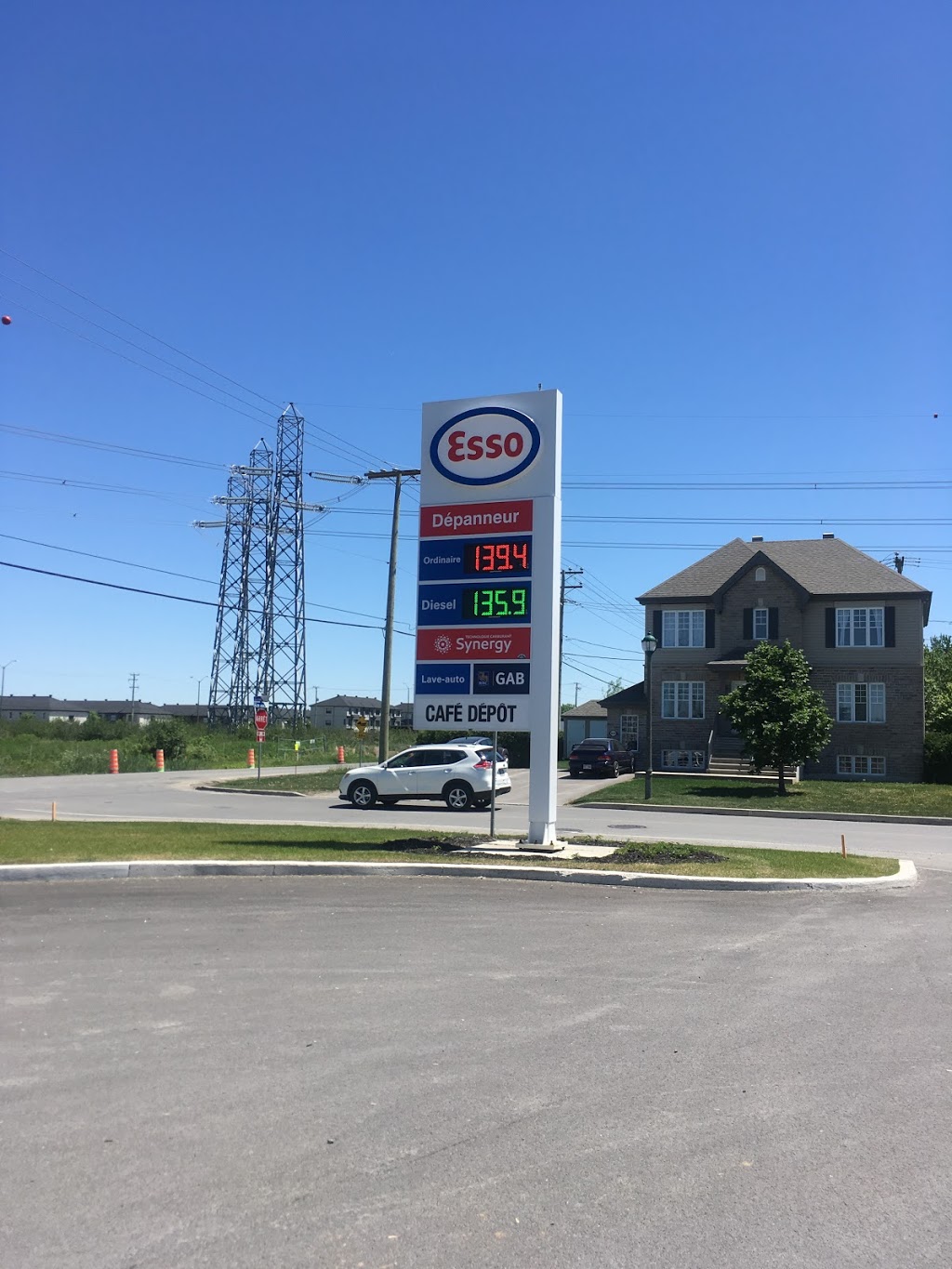 Esso | 11500 Montée Sainte Marianne, Mirabel, QC J7J 2A9, Canada | Phone: (450) 433-3034