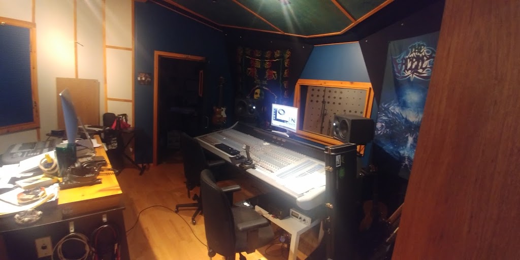 LoQuin Production Studios | 88 Rue Mitchell, Val-des-Monts, QC J8N 7V2, Canada | Phone: (819) 598-3495