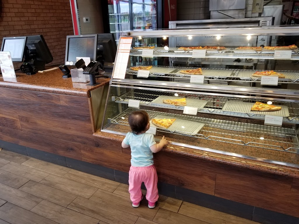 Pizza Pizza | 482 Dundas St W, Oakville, ON L6J 5A8, Canada | Phone: (416) 967-1111