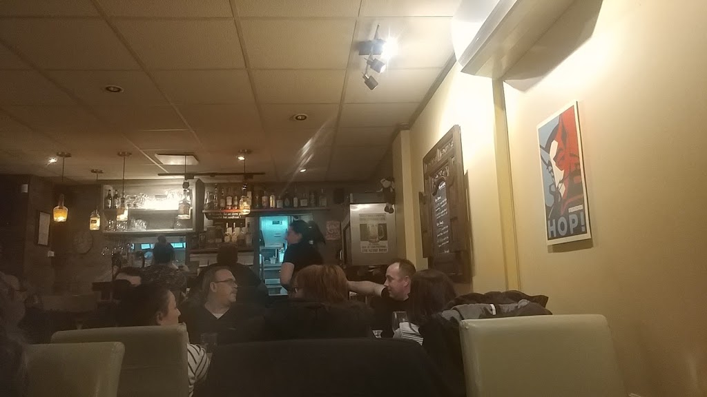 Les Moutons Noirs | 615 Rue Jacques-Bédard, Québec, QC G2N 1C5, Canada | Phone: (418) 841-3232