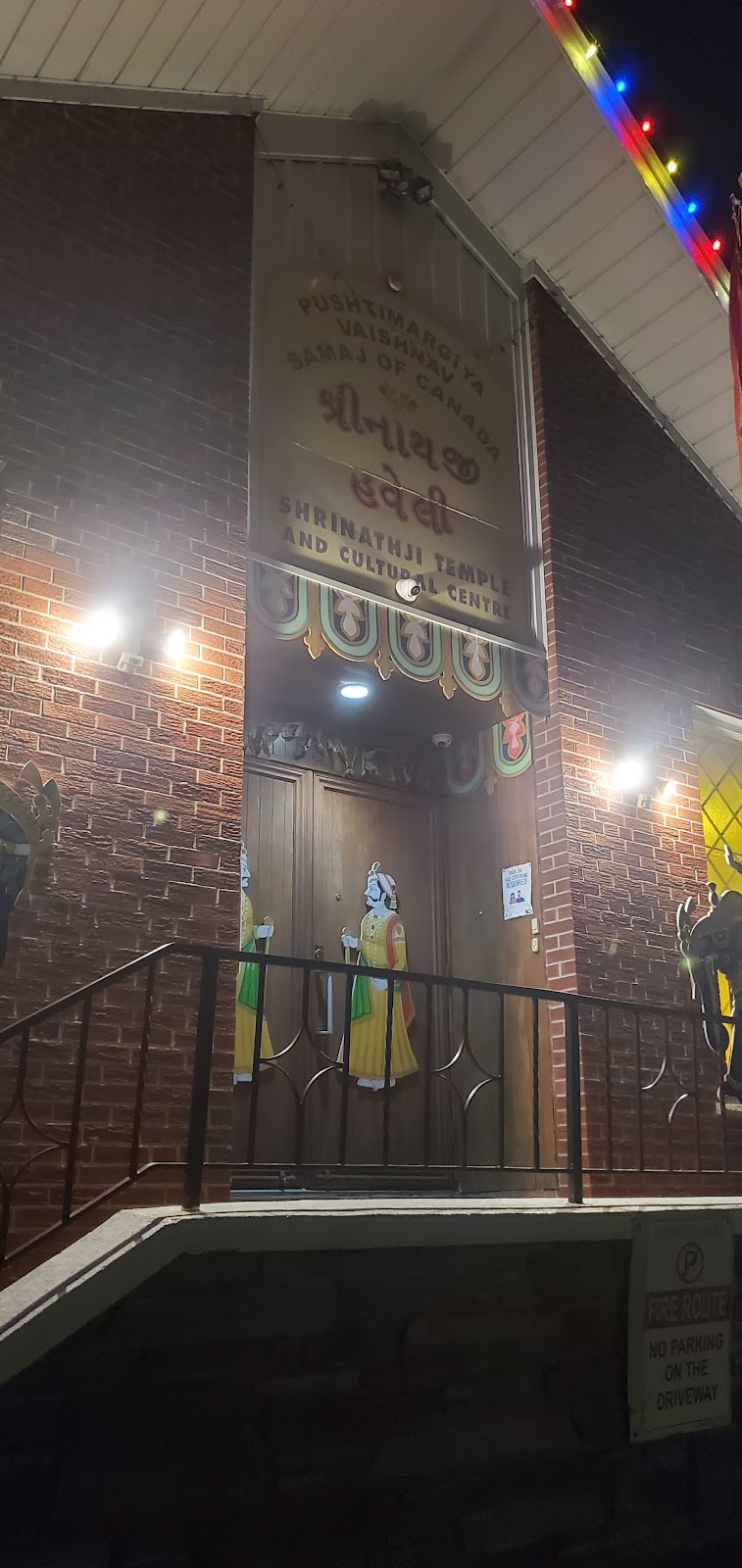 Shrinathji Haveli | 58 Clark Ave, Thornhill, ON L3T 1S5, Canada | Phone: (905) 771-3939